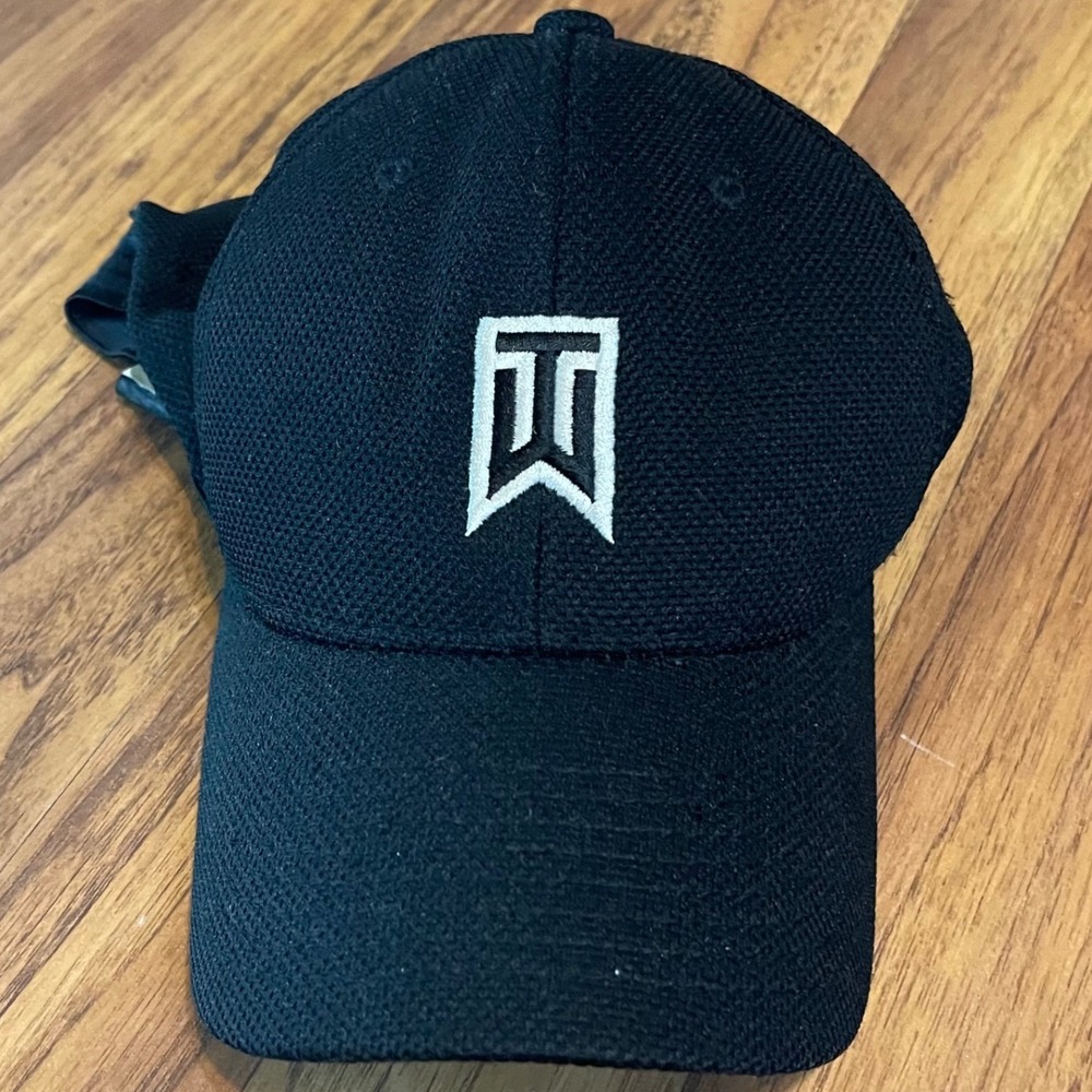 Nike Tiger Woods TW Golf Hat Mens M/L Black Mesh Heritage 86 Swoosh Cap
